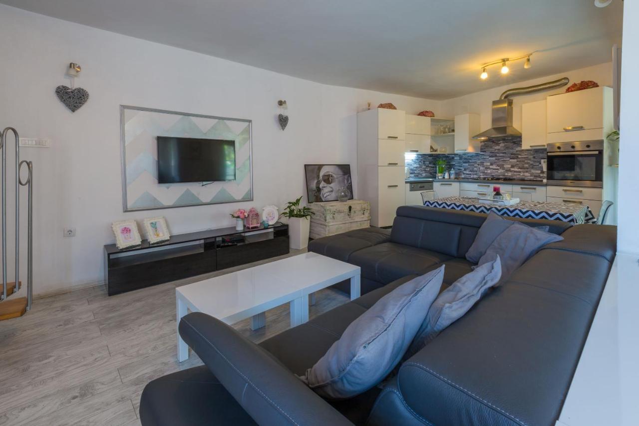 קריקווניצה Apartments Kalla מראה חיצוני תמונה